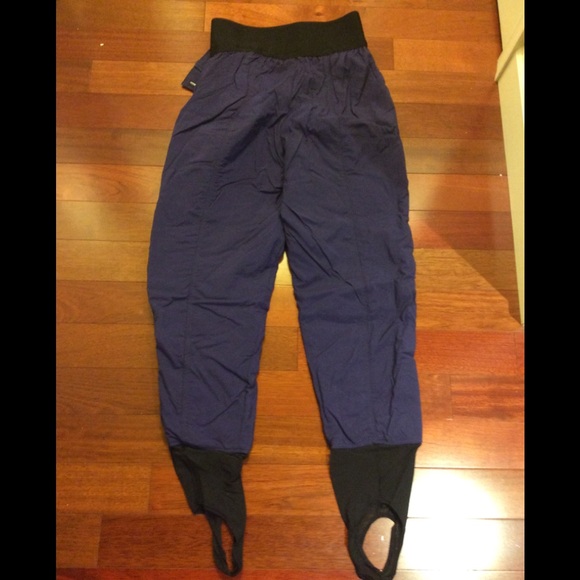 HOLD 🖤 Vintage Ski Pants - Picture 4 of 4